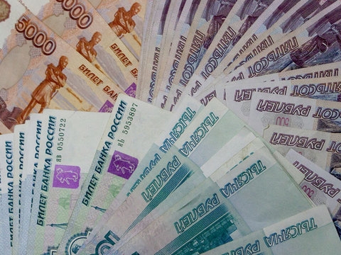 Російський рубль знецінюється