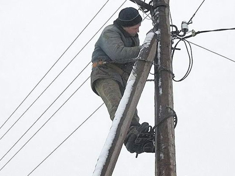 Snow cuts power in over 530 populated areas in Ukraine
