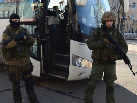 Ukrainian captives held in Donbas leave for place of exchange