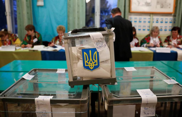 Перерахунок голосів на деяких округах може призвести до повторного голосування — політолог Петро Олещук 
