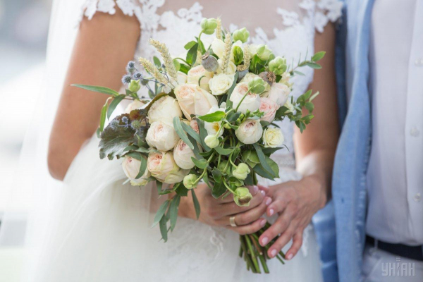 Чому в Україні зменшується кількість шлюбів? Пояснює демографиня